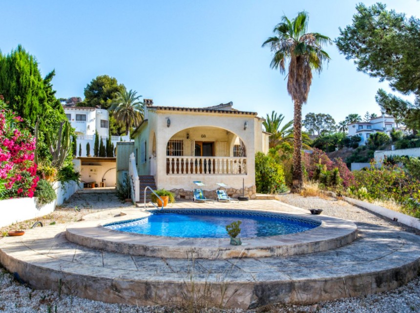 Sale - Villa -
Calpe - La Empedrola