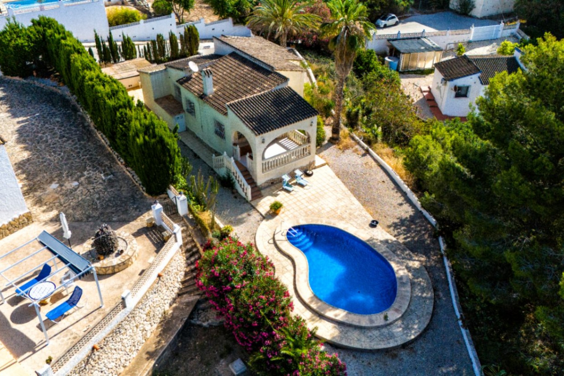 Sale - Villa -
Calpe - La Empedrola