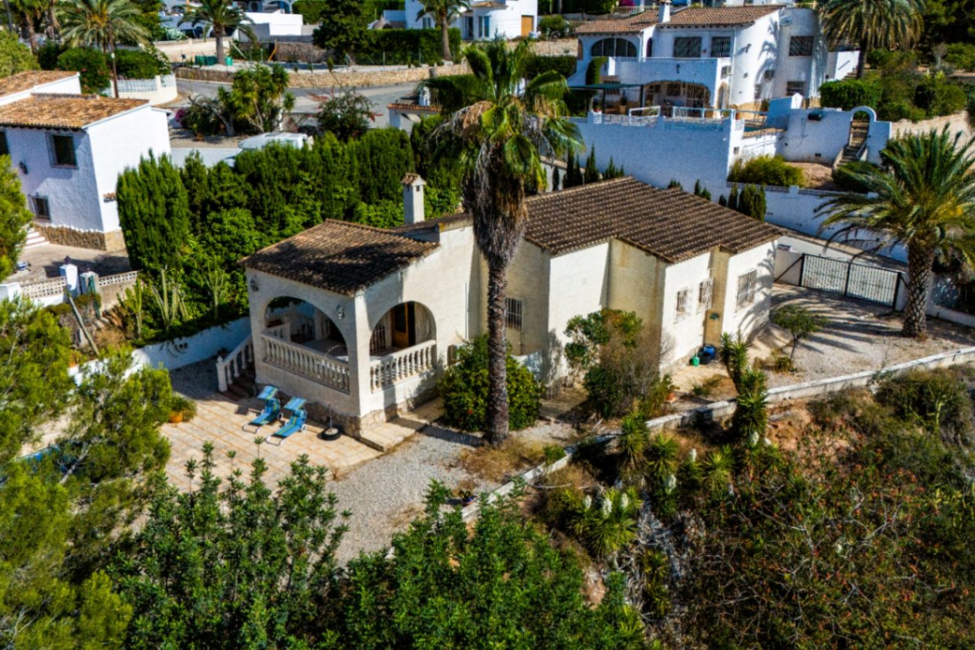 Sale - Villa -
Calpe - La Empedrola