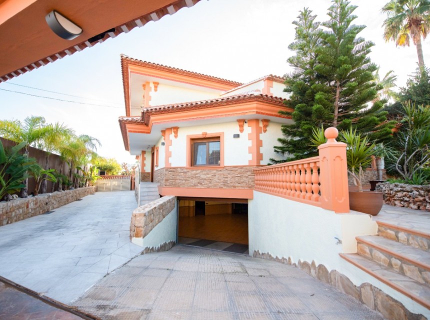 Sale - Villa -
Calpe