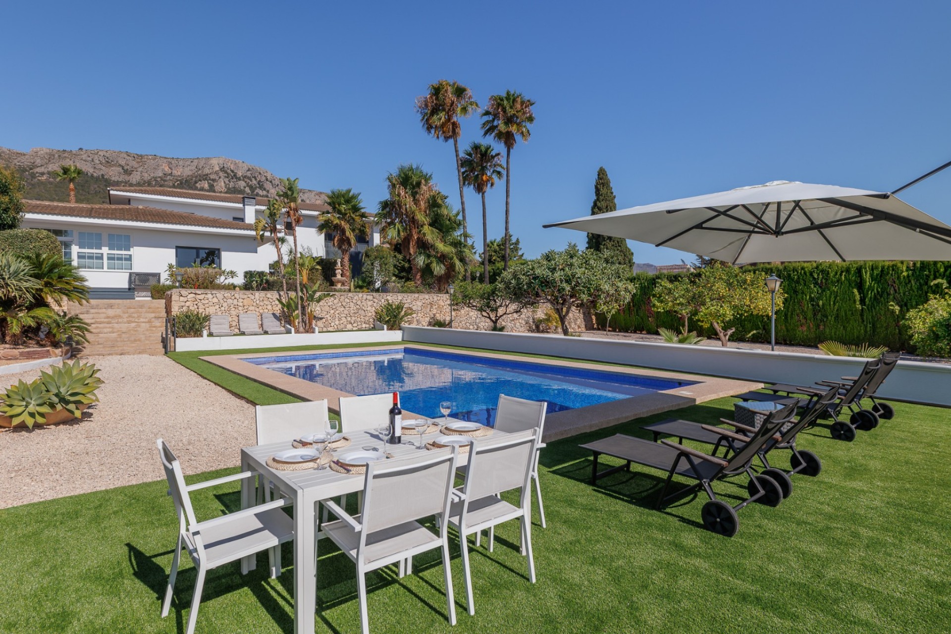 Sale - Villa -
Calpe