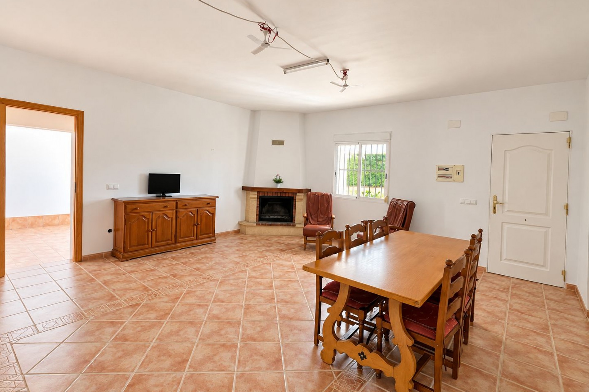 Sale - Villa -
Cuatretonda