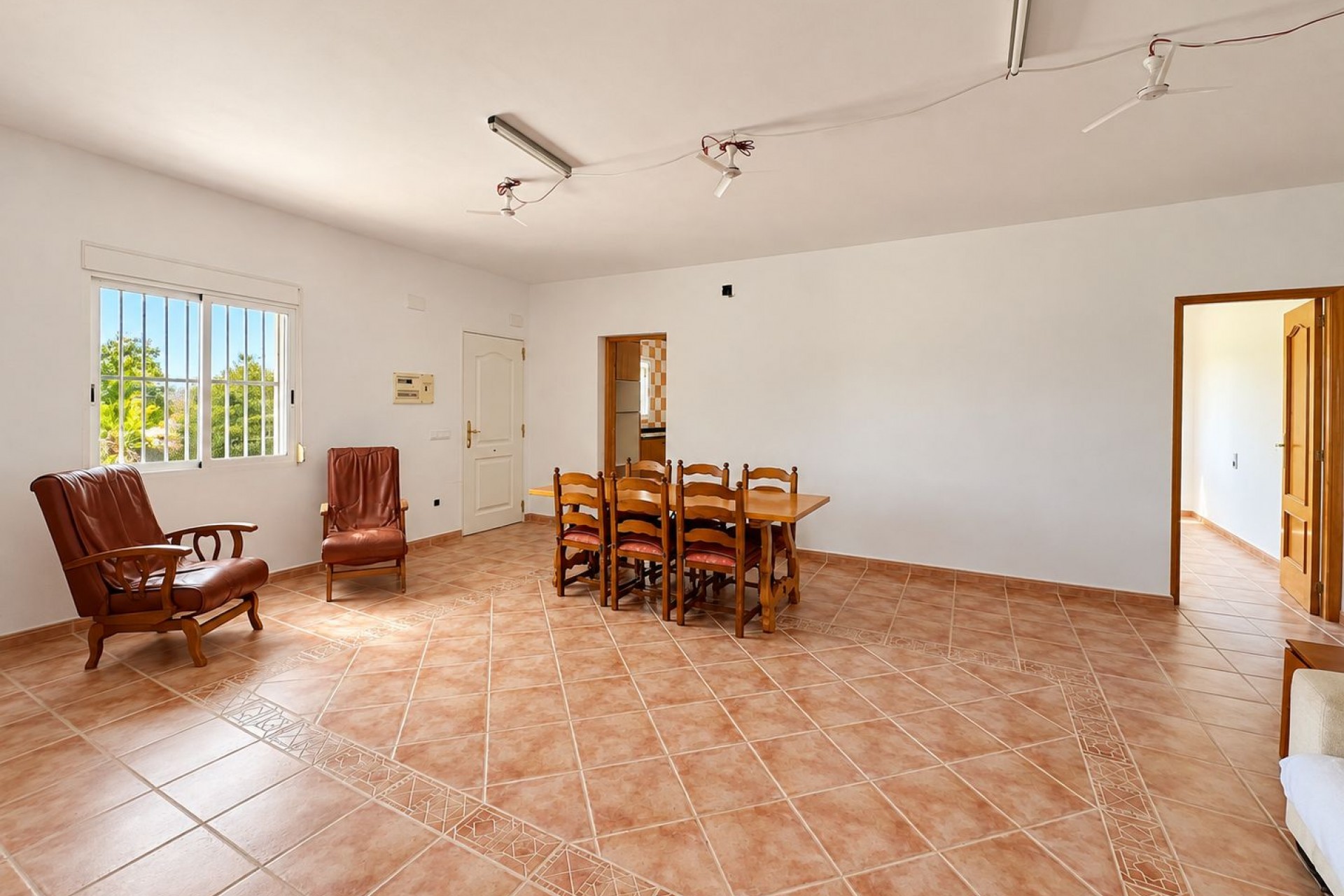 Sale - Villa -
Cuatretonda