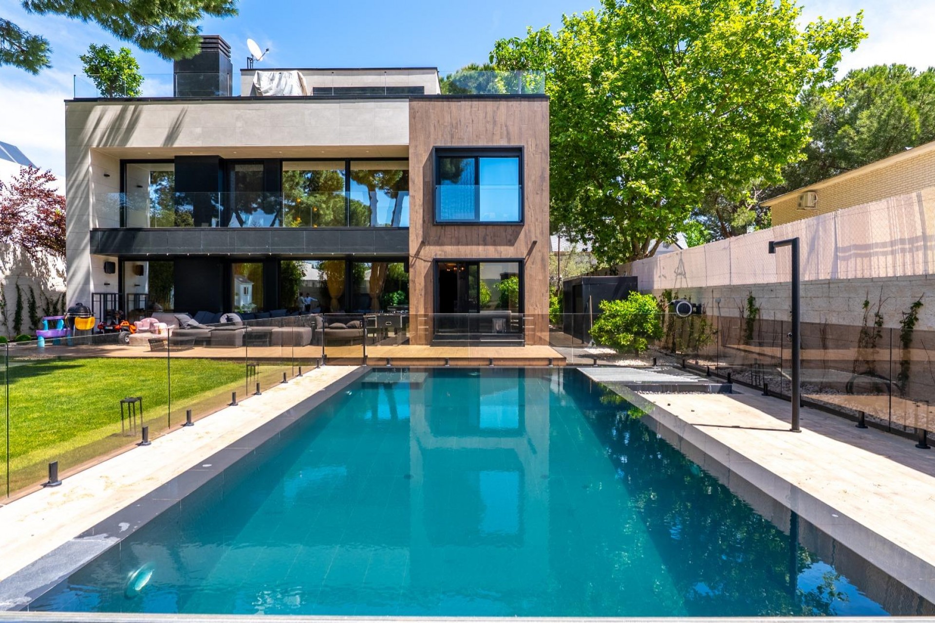 Sale - Villa de Lujo -
Pozuelo de Alarcon - La Cabaña