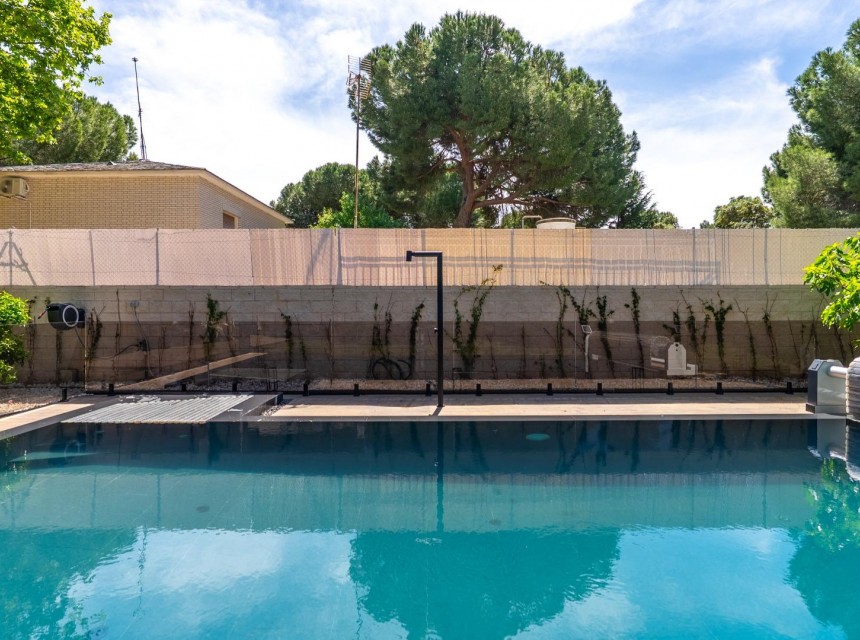 Sale - Villa de Lujo -
Pozuelo de Alarcon - La Cabaña