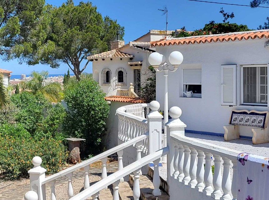 Sale - Villa -
Denia