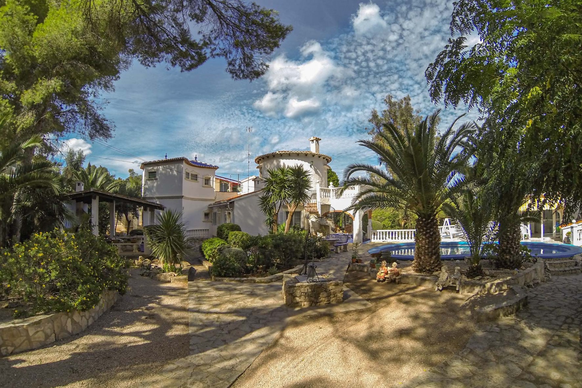 Sale - Villa -
Denia