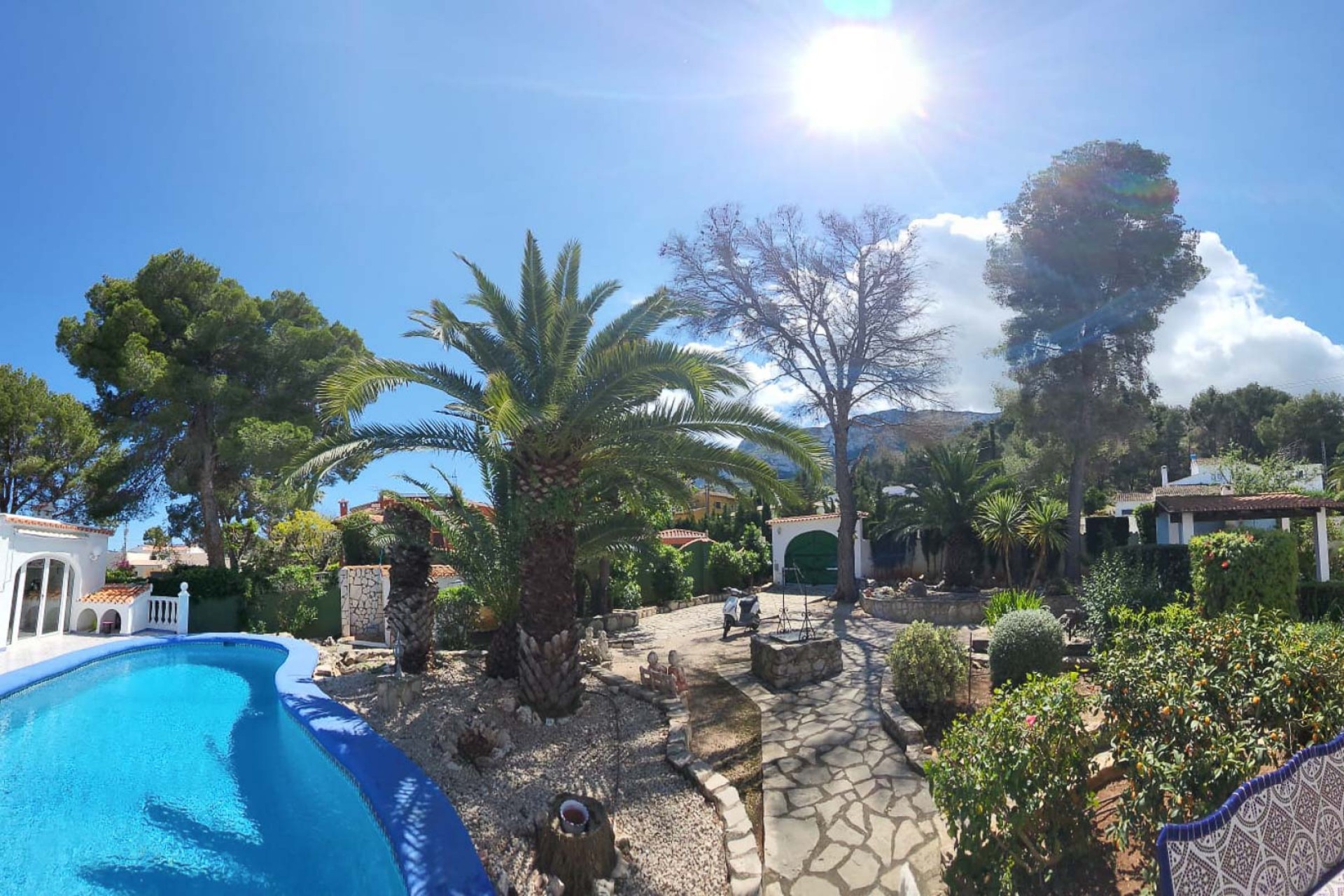 Sale - Villa -
Denia