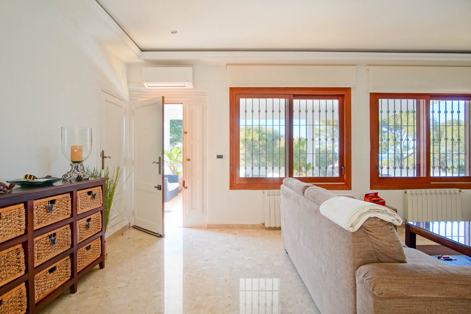 Sale - Villa -
Denia