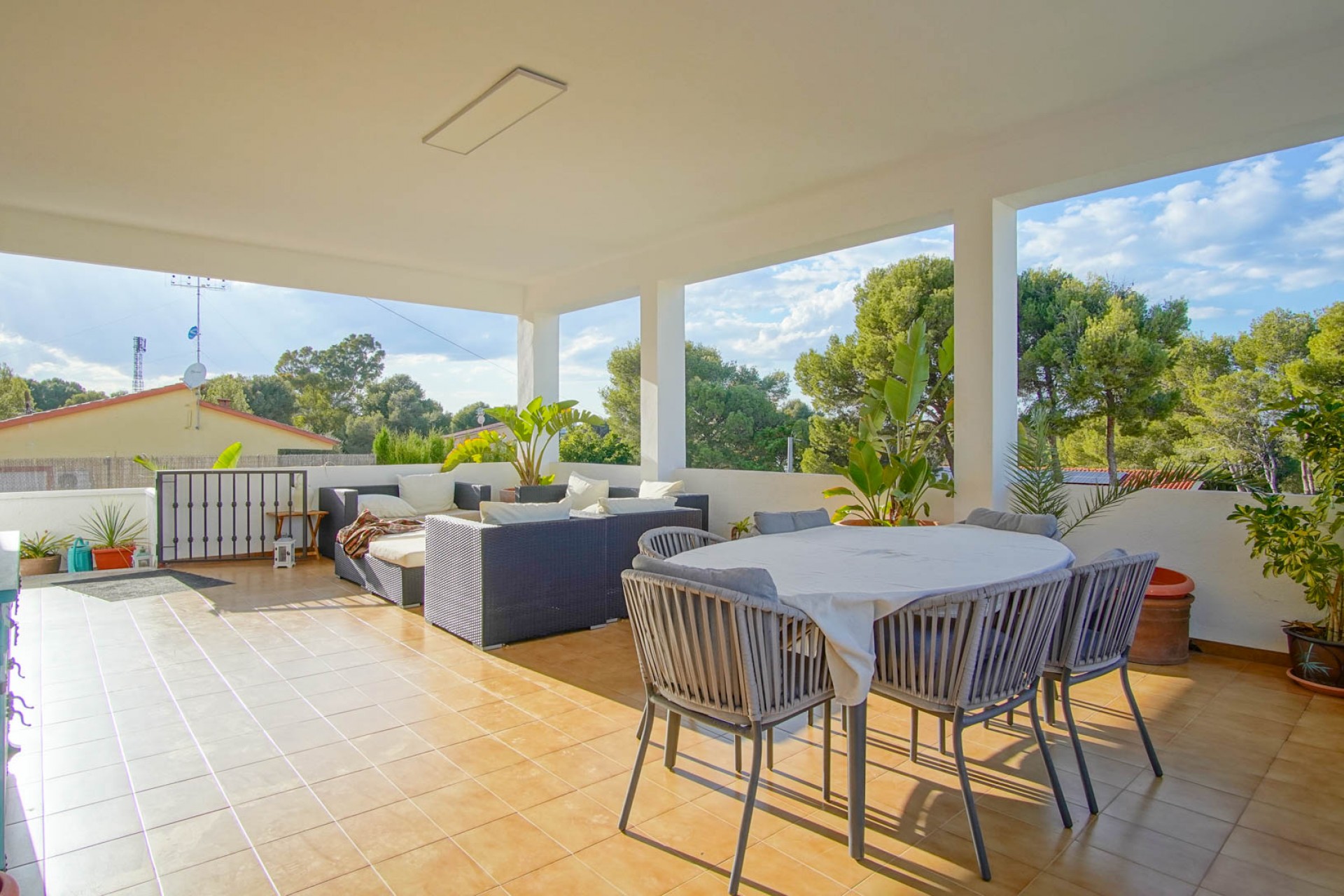 Sale - Villa -
Denia