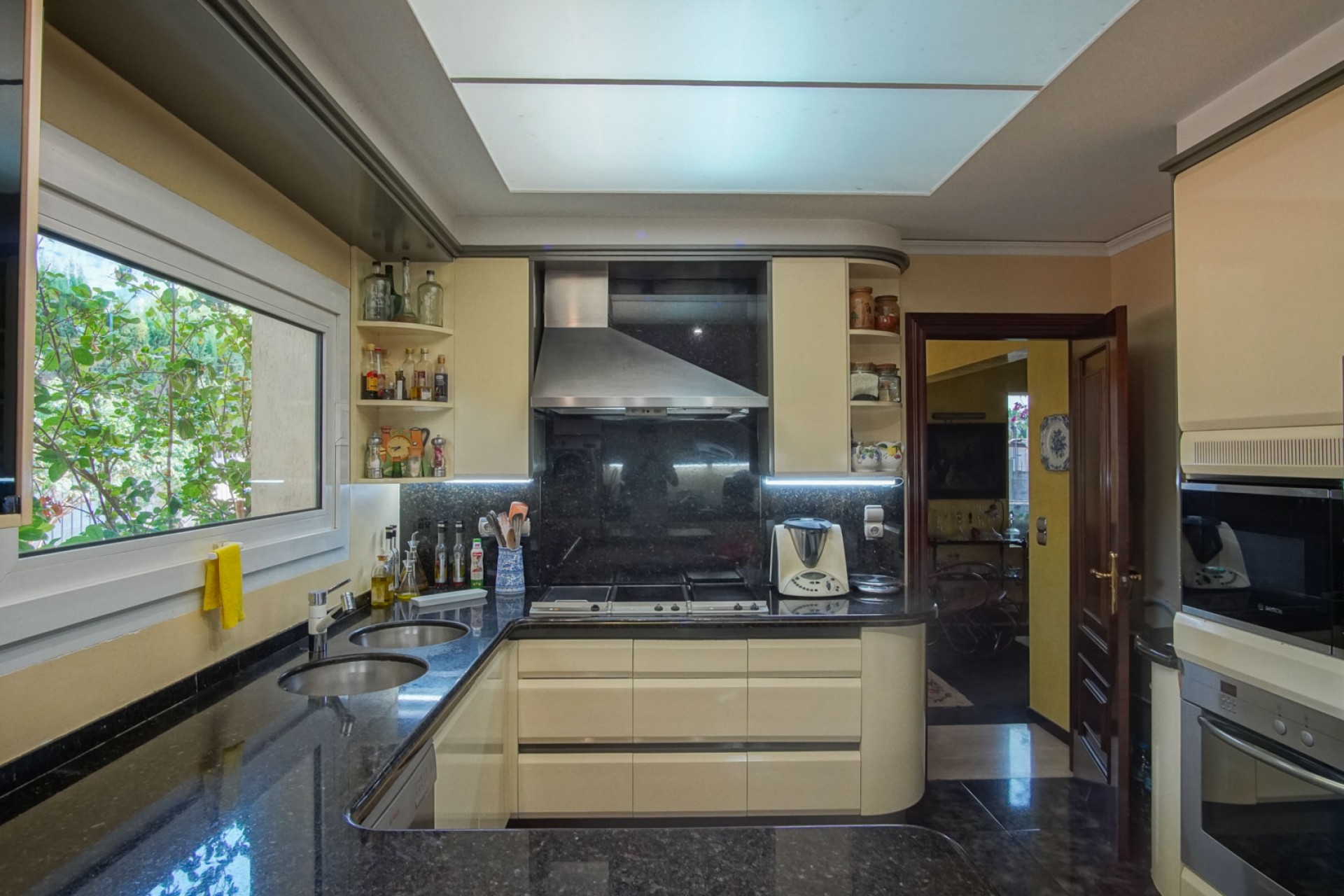 Sale - Villa -
Denia