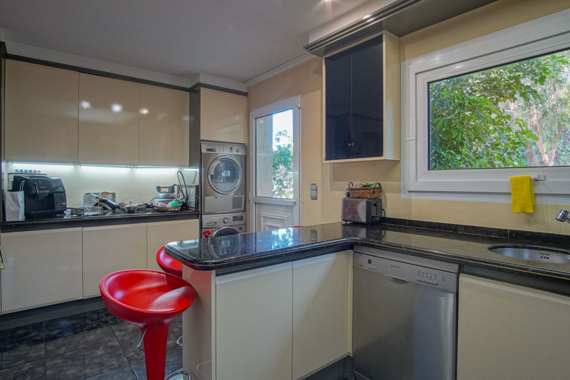 Sale - Villa -
Denia