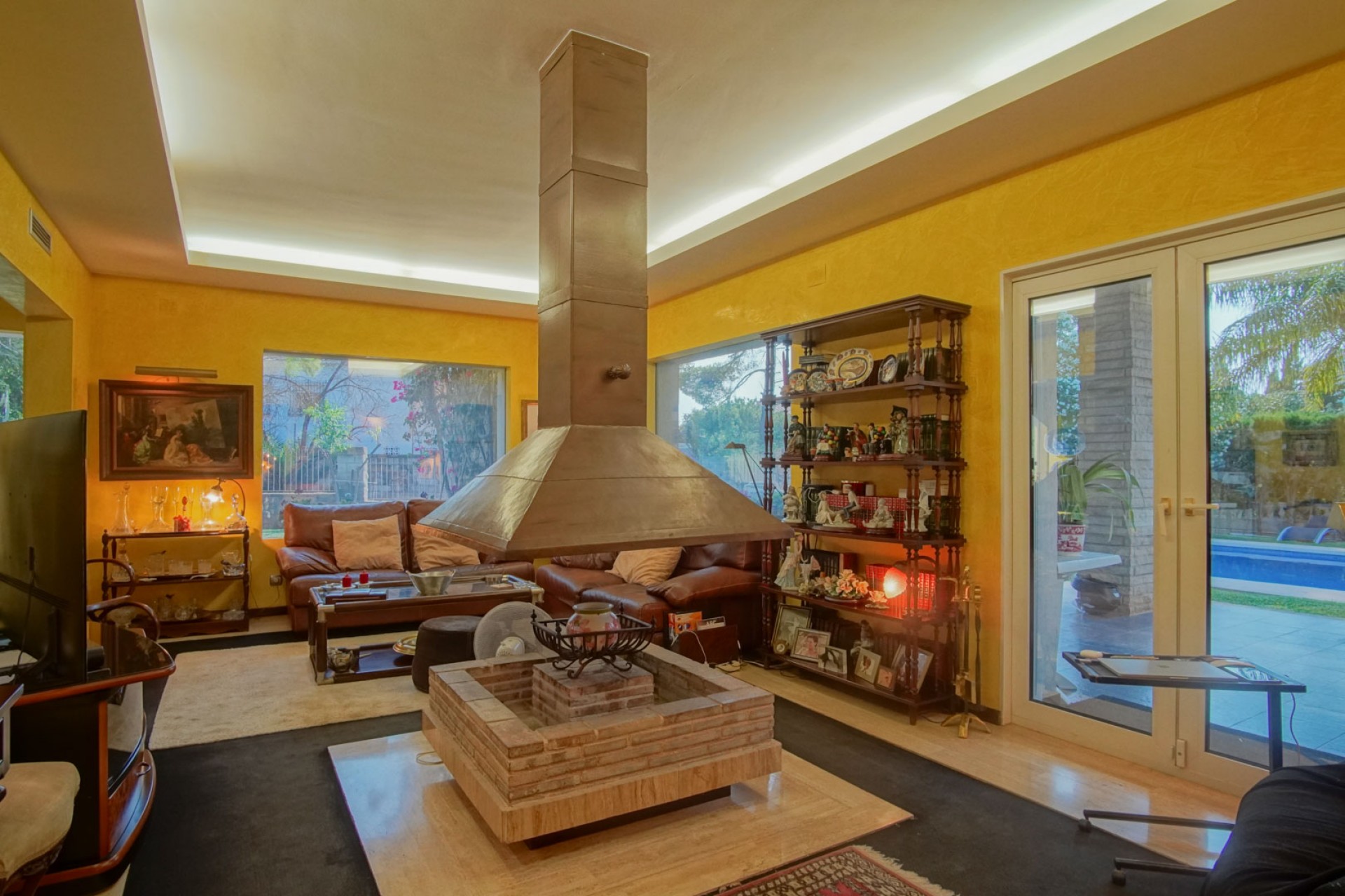 Sale - Villa -
Denia