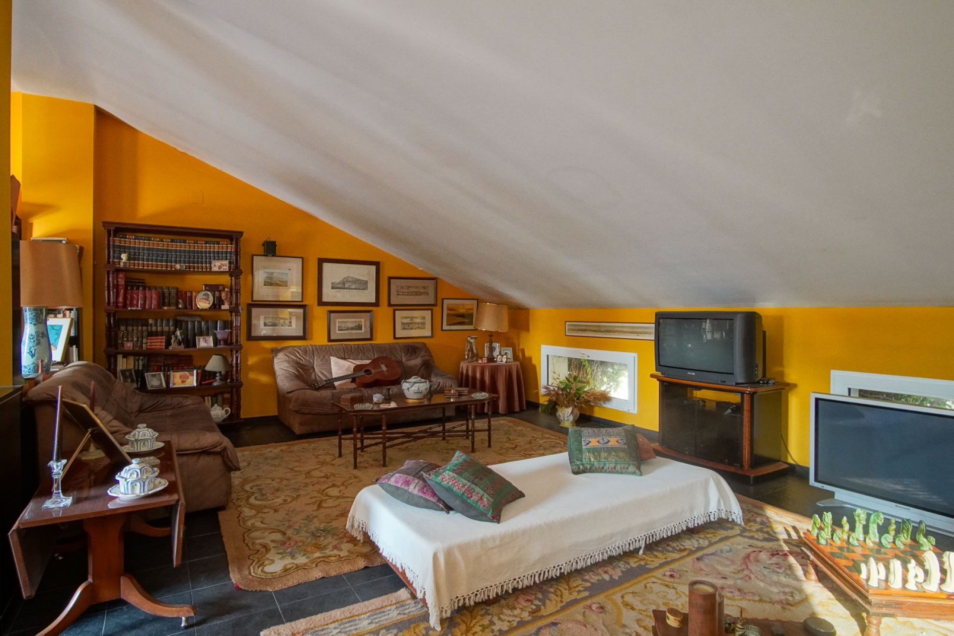 Sale - Villa -
Denia