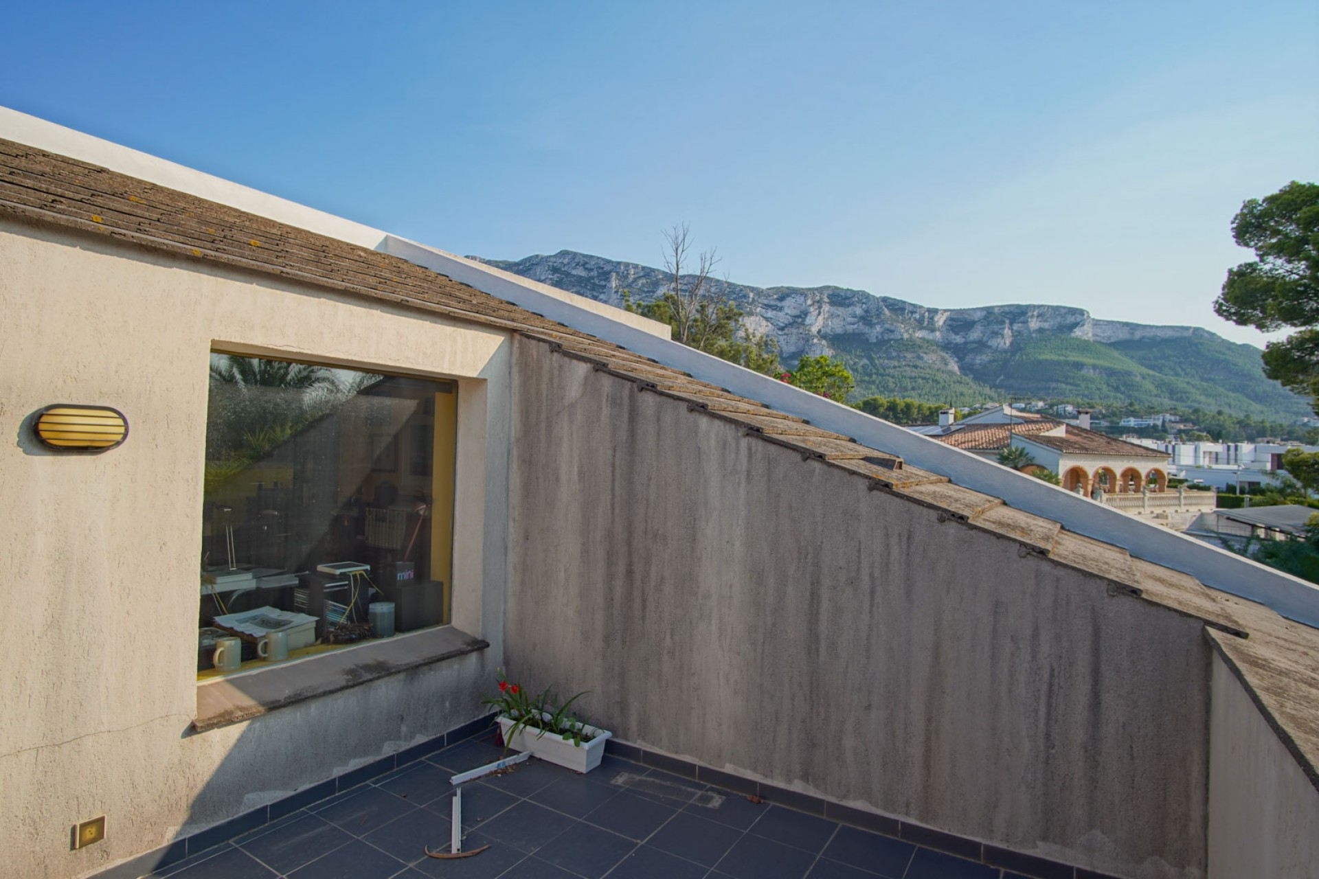 Sale - Villa -
Denia