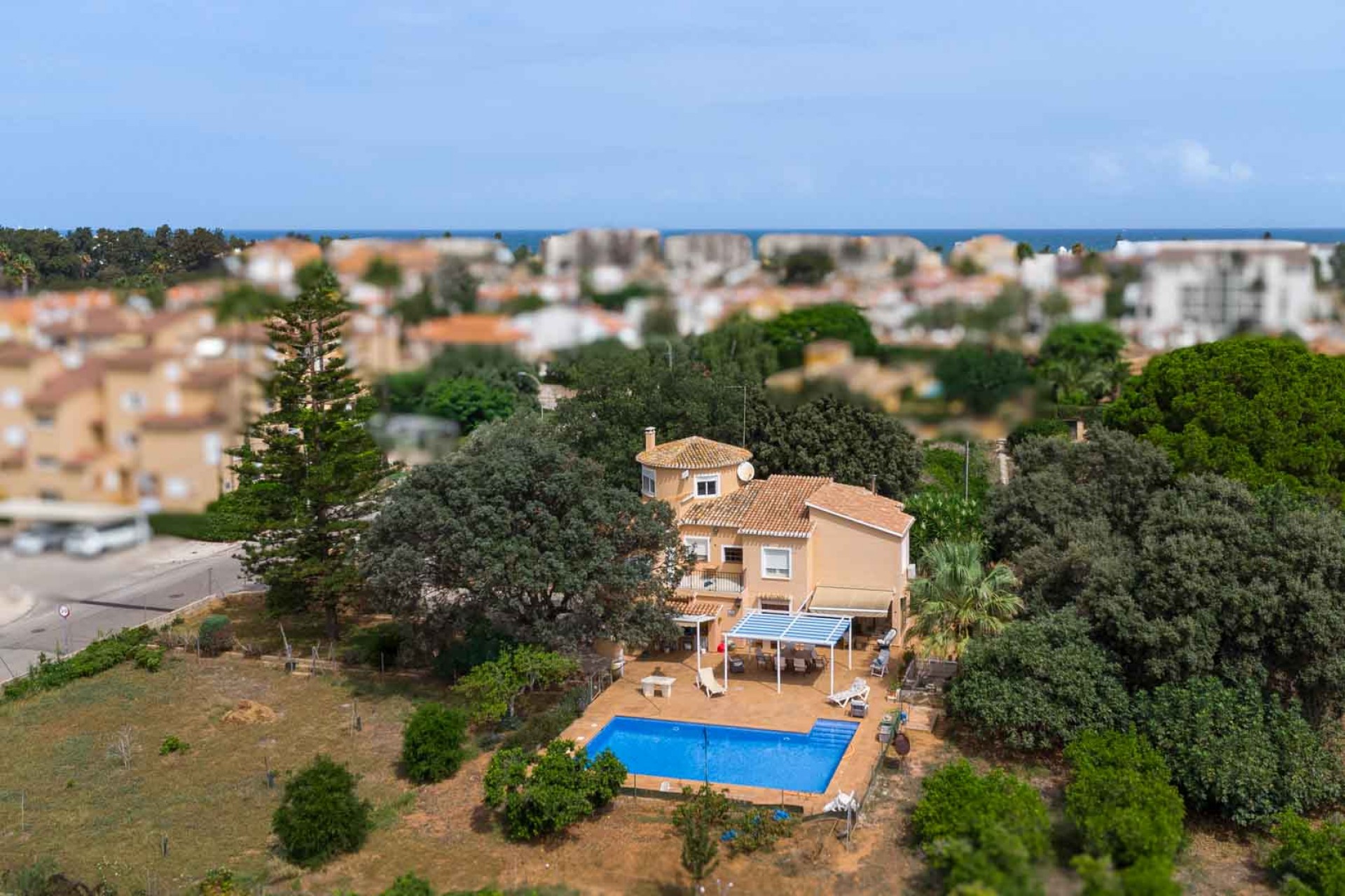 Sale - Villa -
Denia