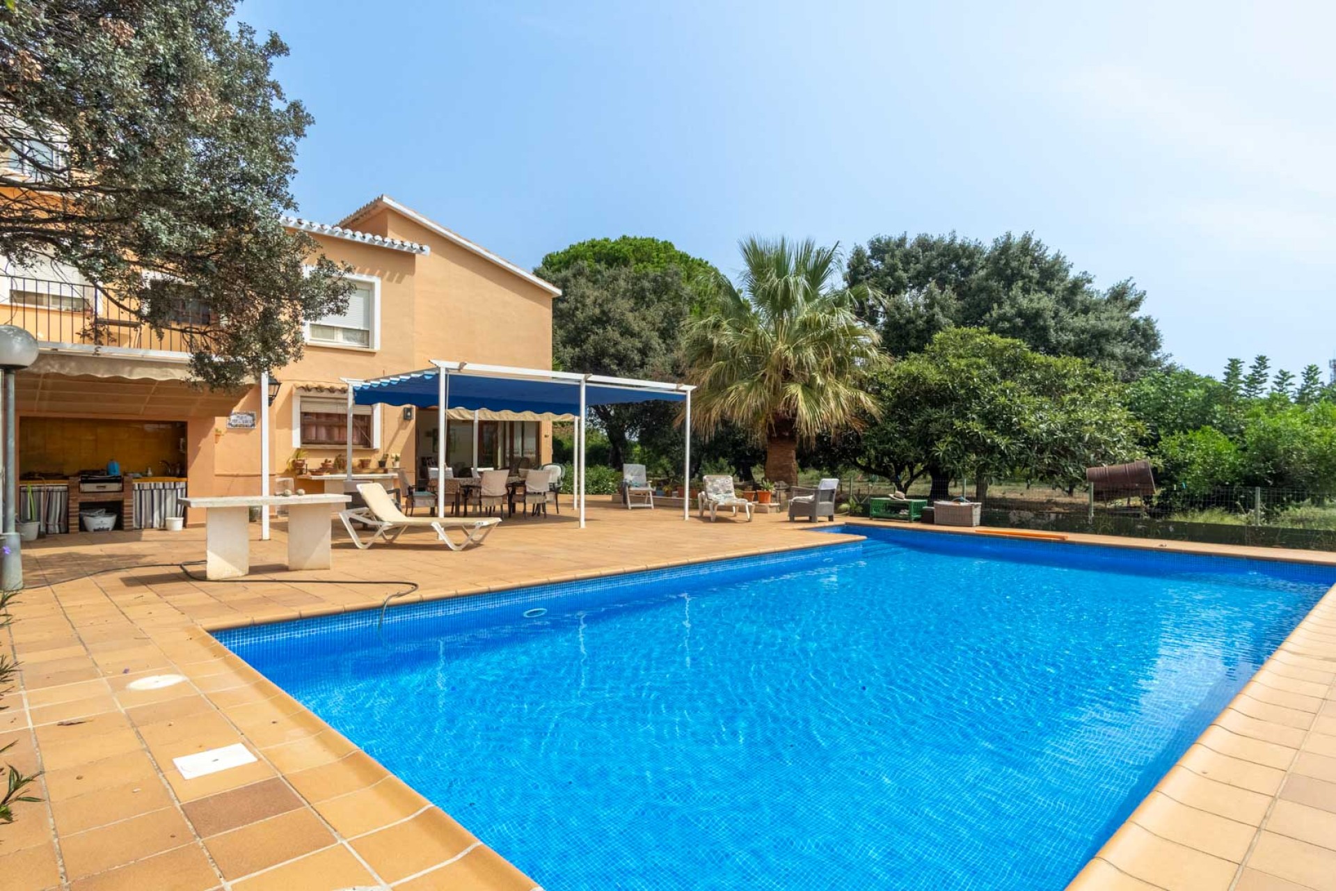 Sale - Villa -
Denia