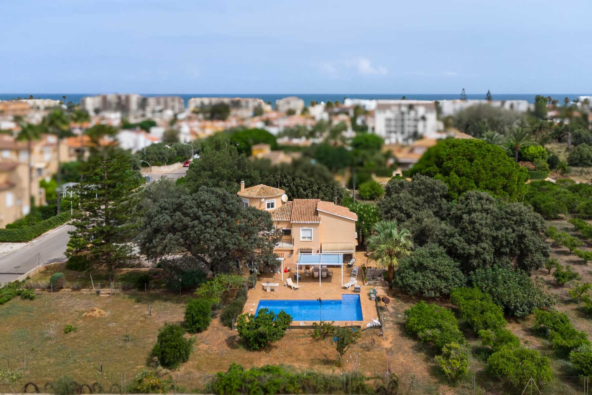 Sale - Villa -
Denia
