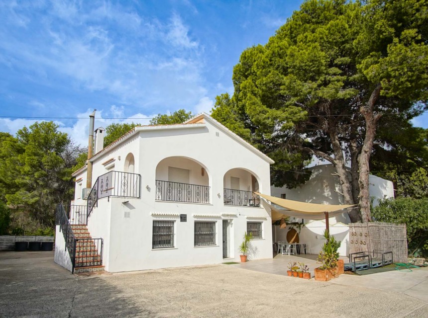 Sale - Villa -
Denia