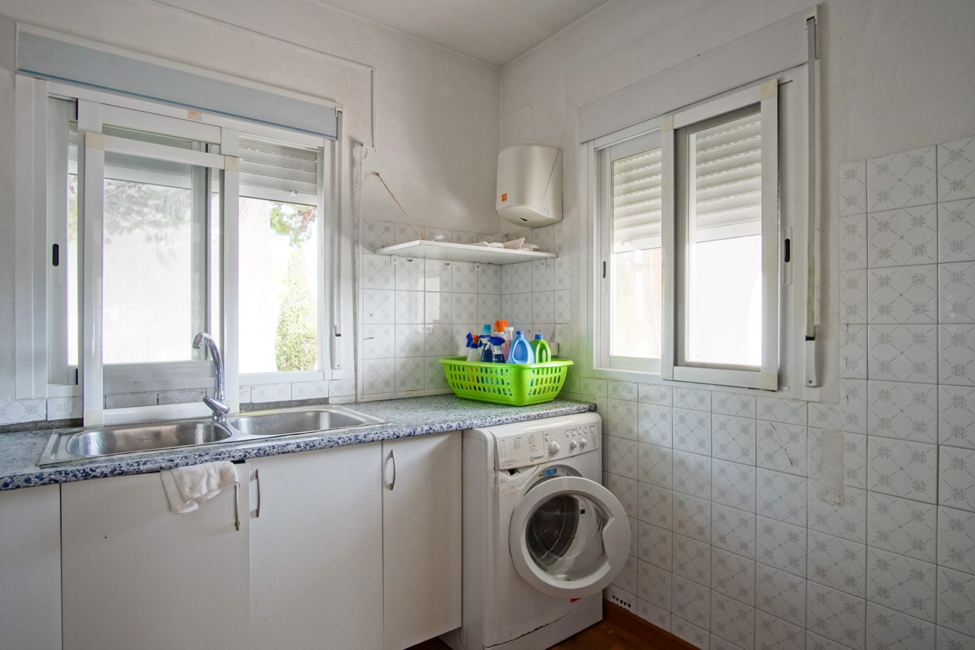 Sale - Villa -
Denia