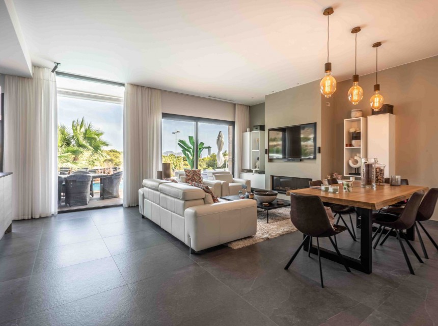 Sale - Villa -
Finestrat