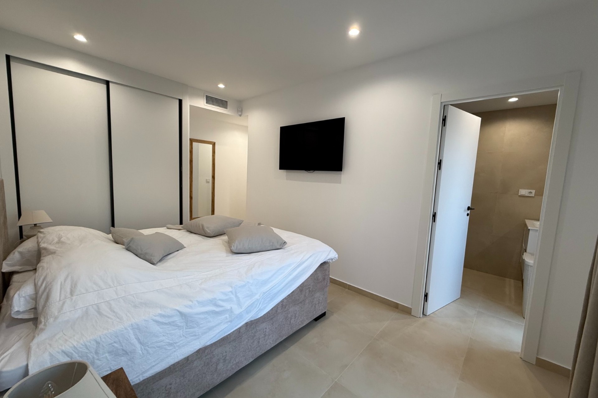 Sale - Villa -
Finestrat