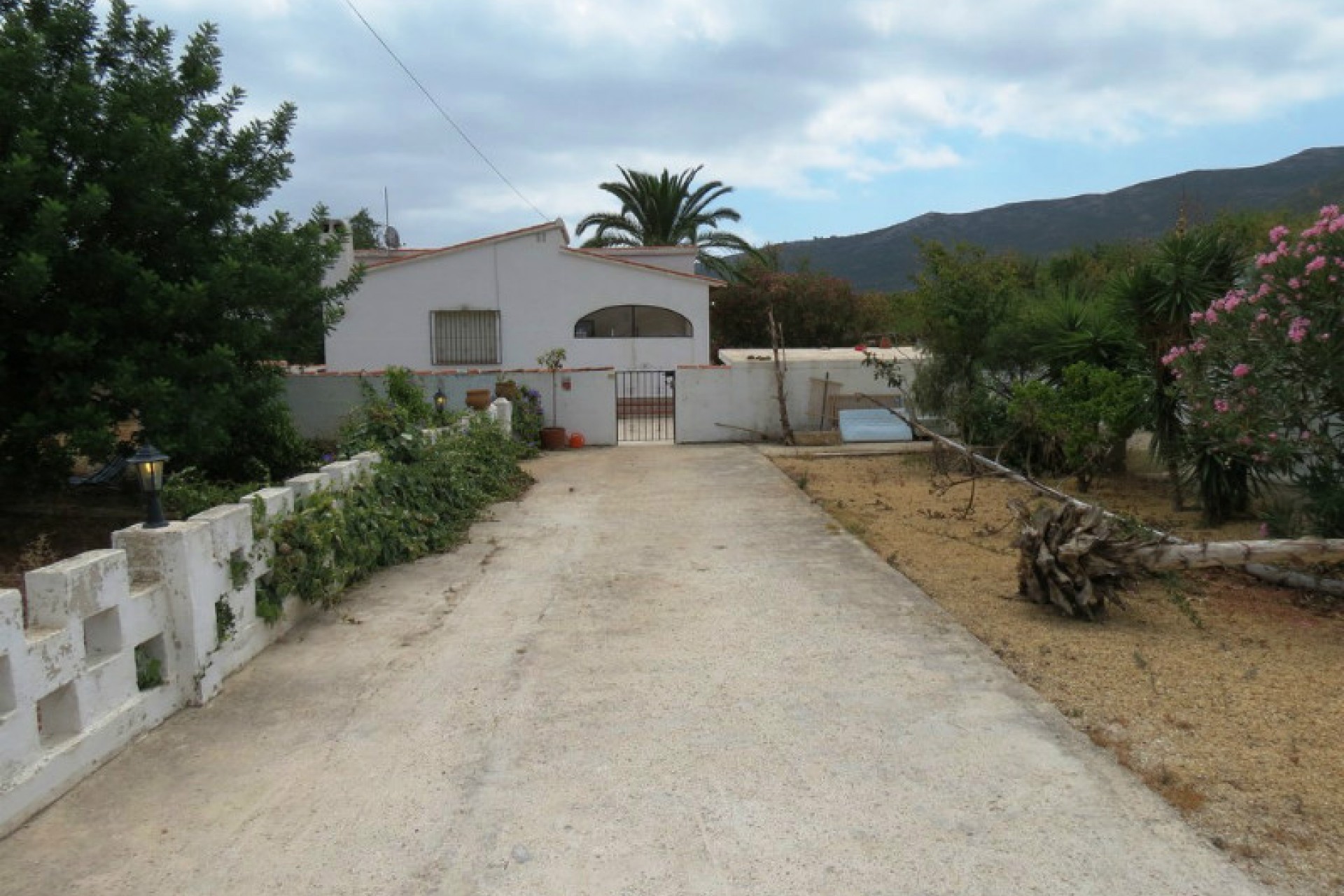Sale - Villa -
Jalon
