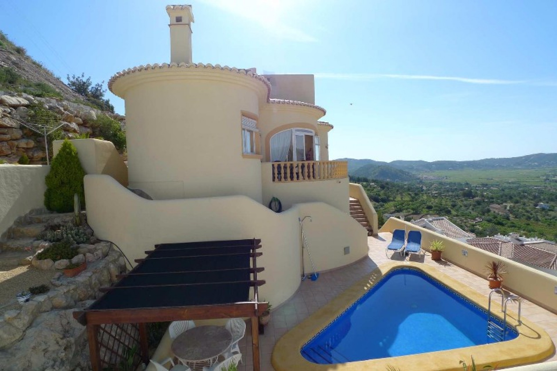 Sale - Villa -
Jalon