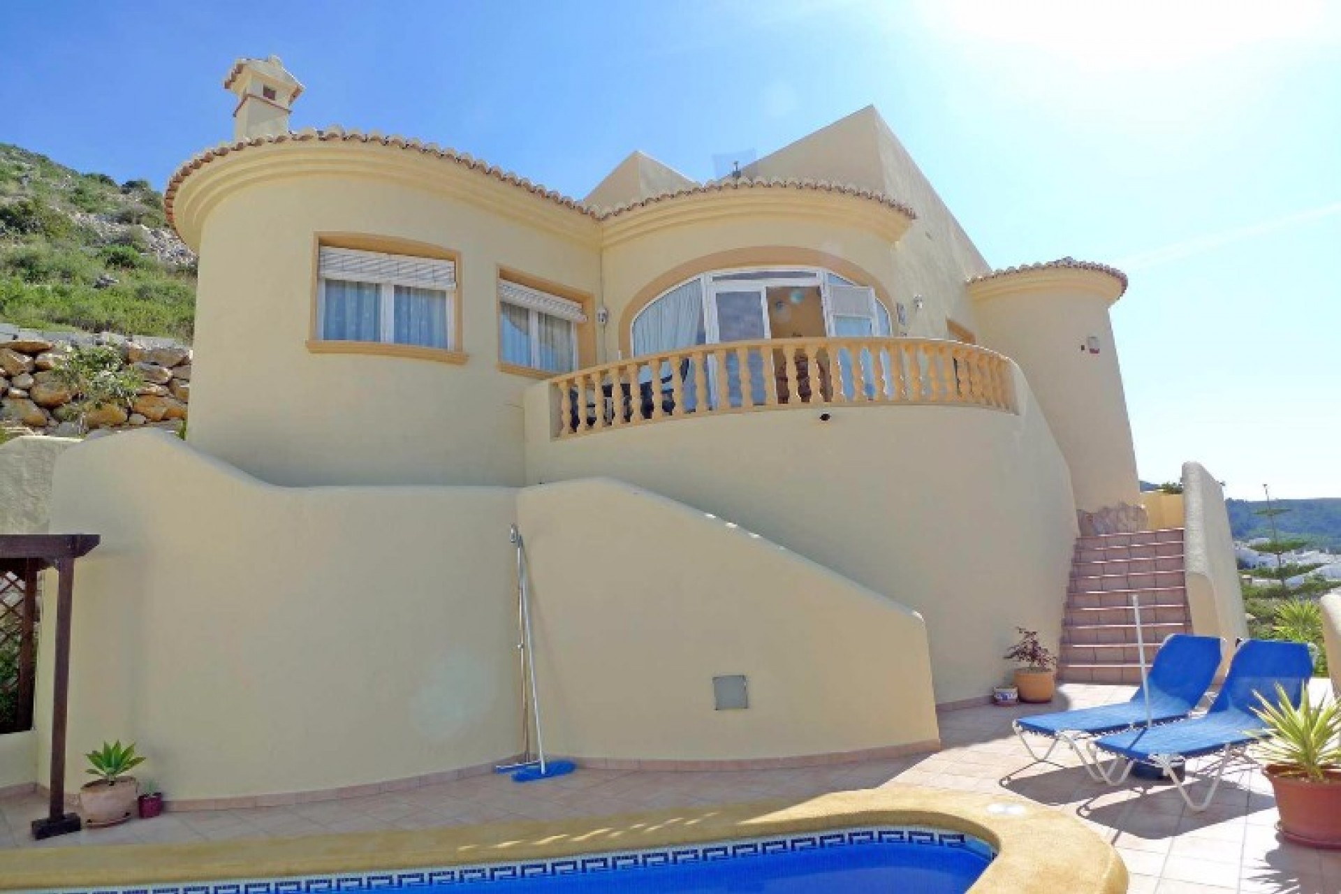 Sale - Villa -
Jalon