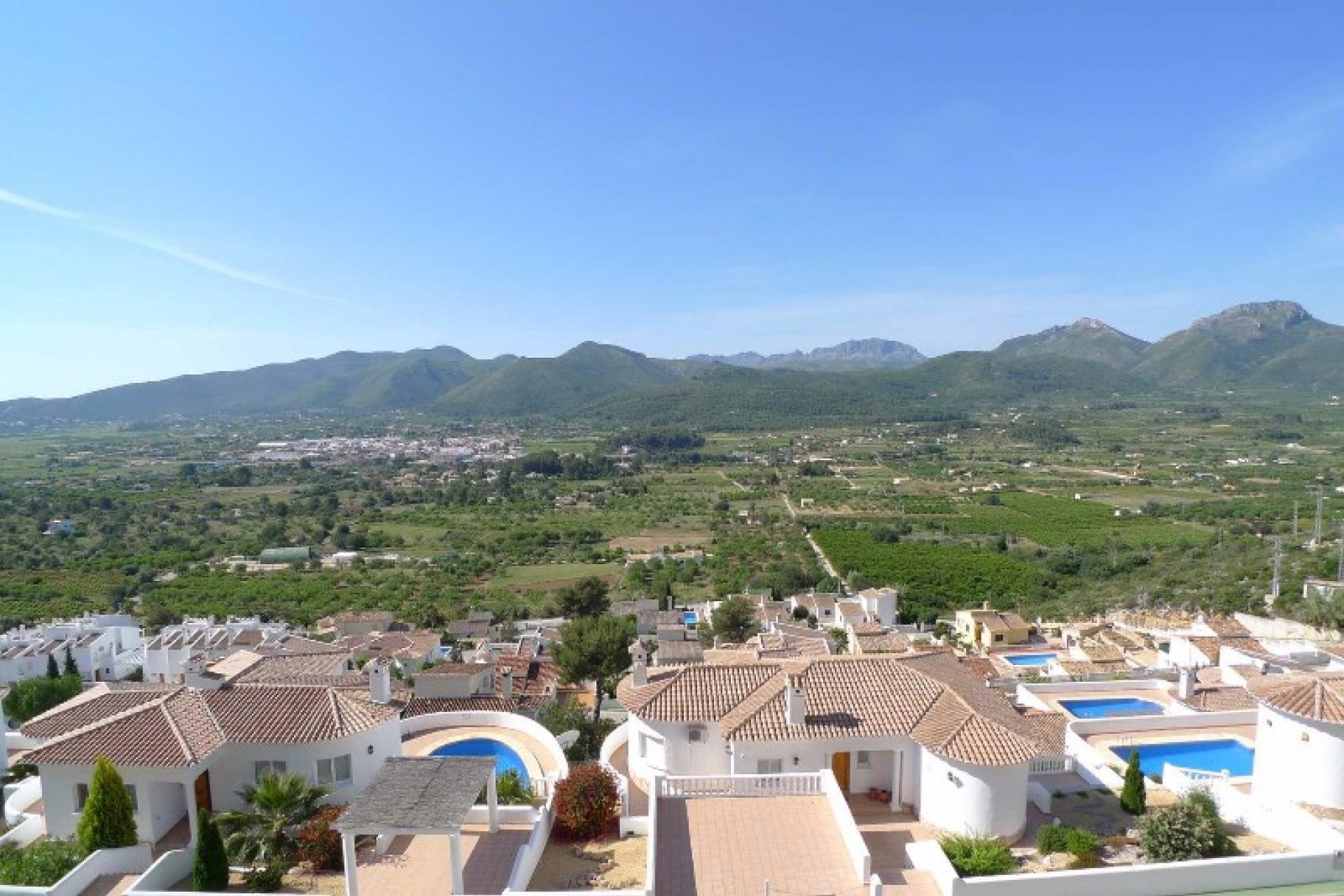 Sale - Villa -
Jalon