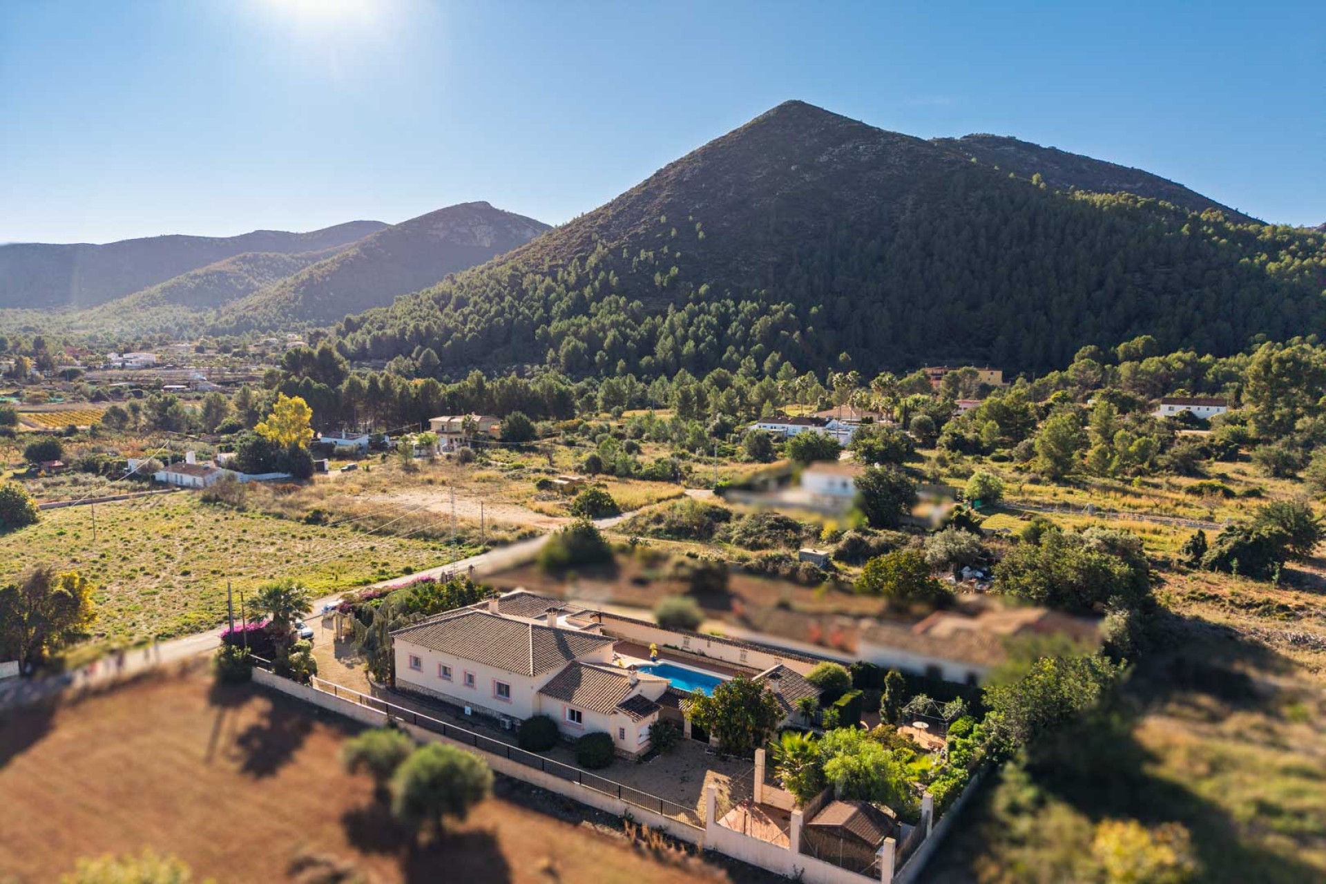 Sale - Villa -
Jalon