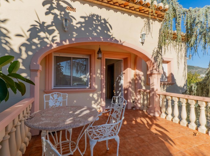 Sale - Villa -
Jalon