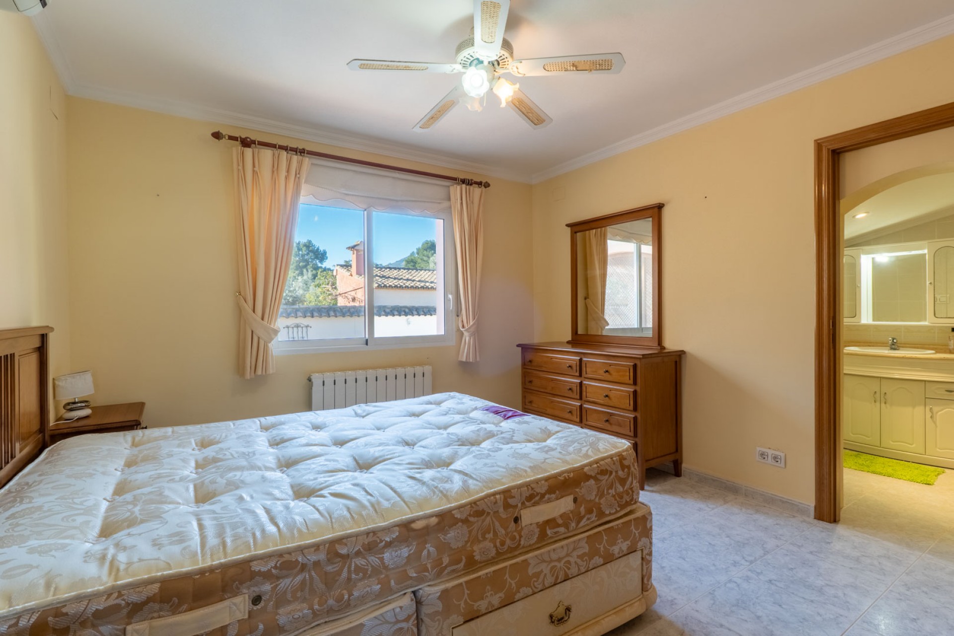 Sale - Villa -
Jalon