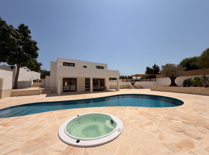 Sale - Villa -
Javea - Casco antiguo