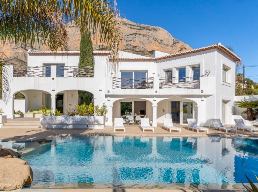 Sale - Villa -
Javea - Montgo