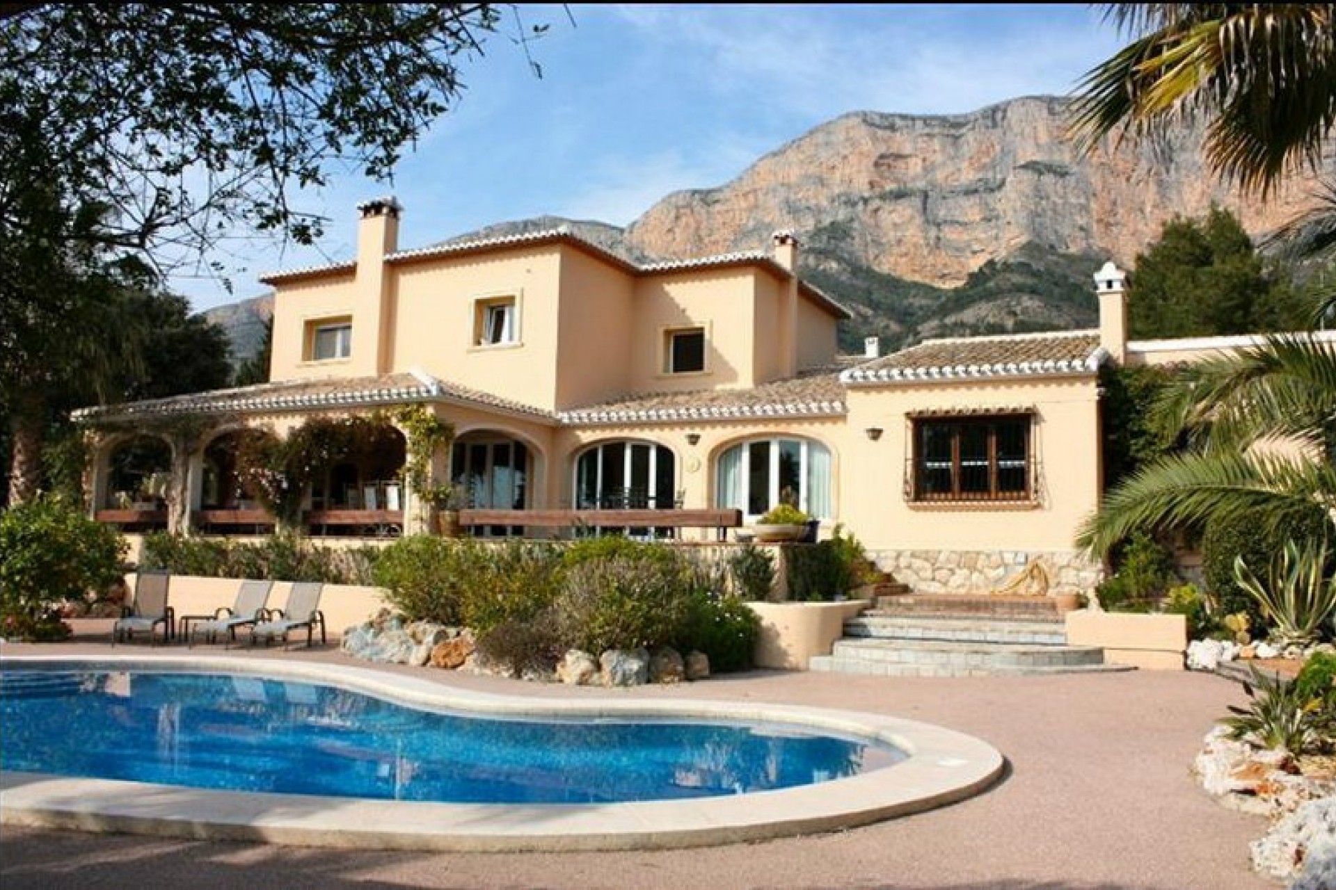 Sale - Villa -
Javea