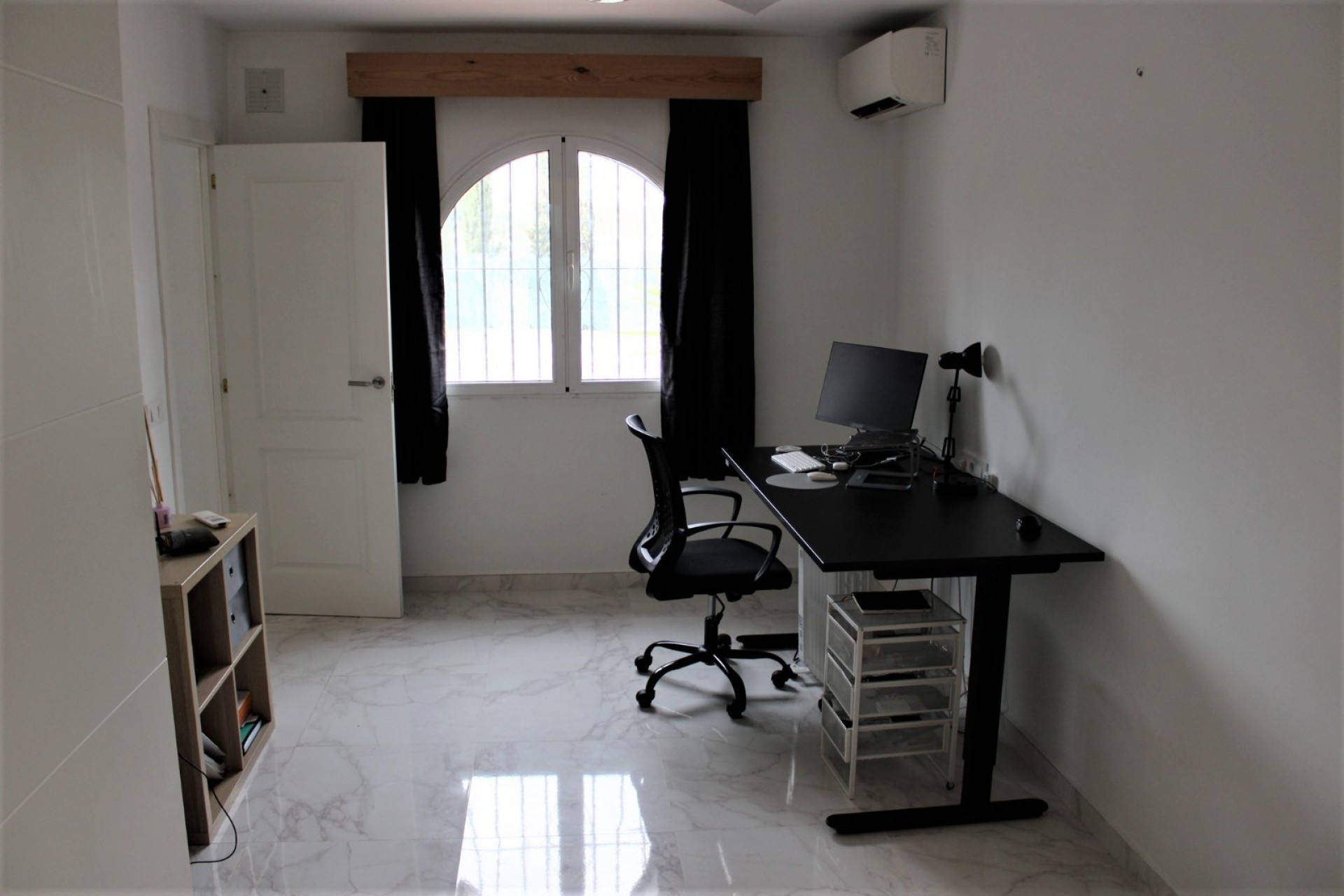 Sale - Villa -
Javea