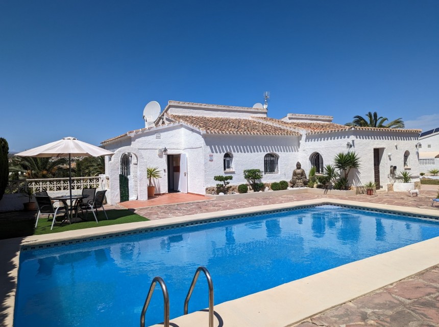 Sale - Villa -
Javea
