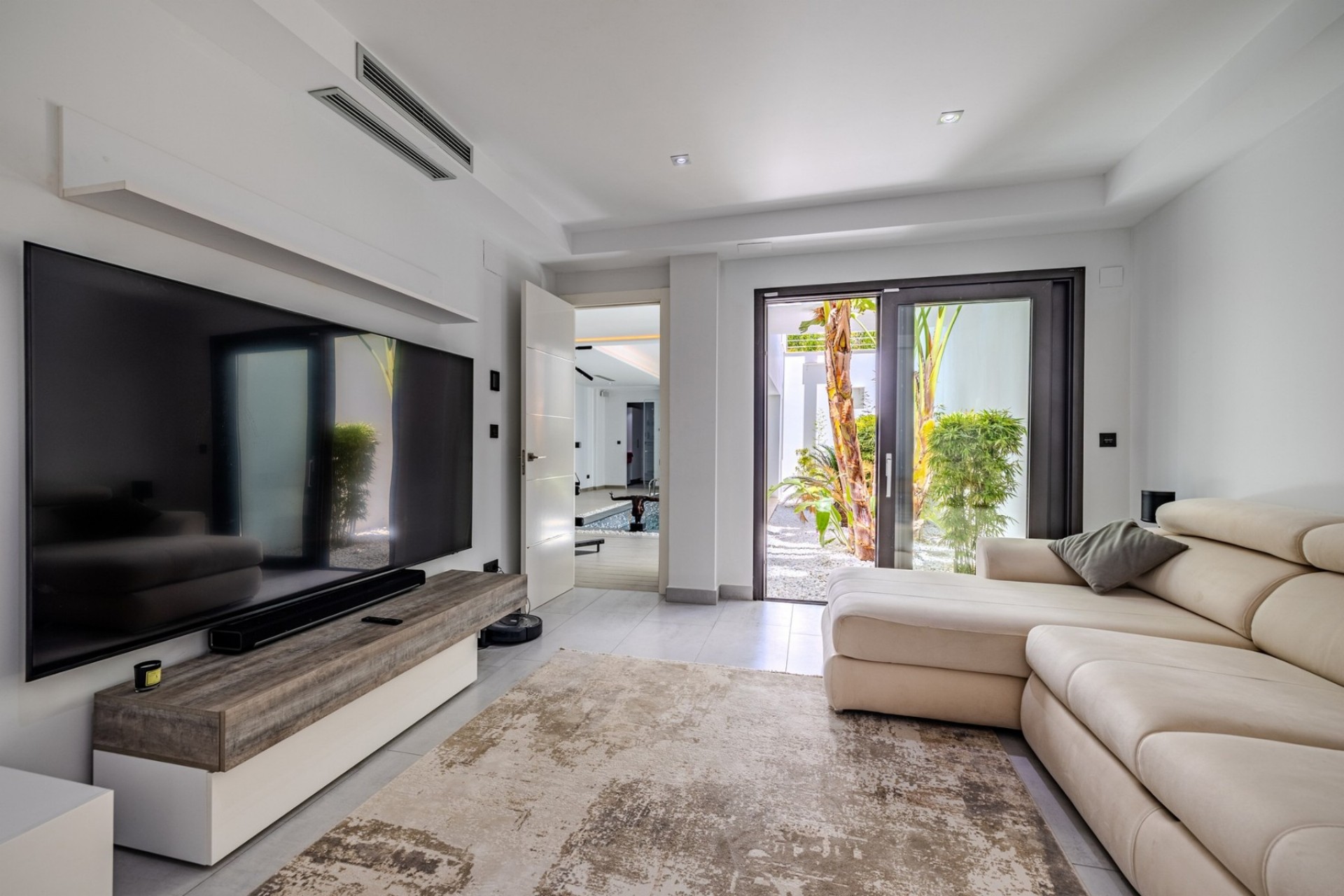 Sale - Villa -
Javea