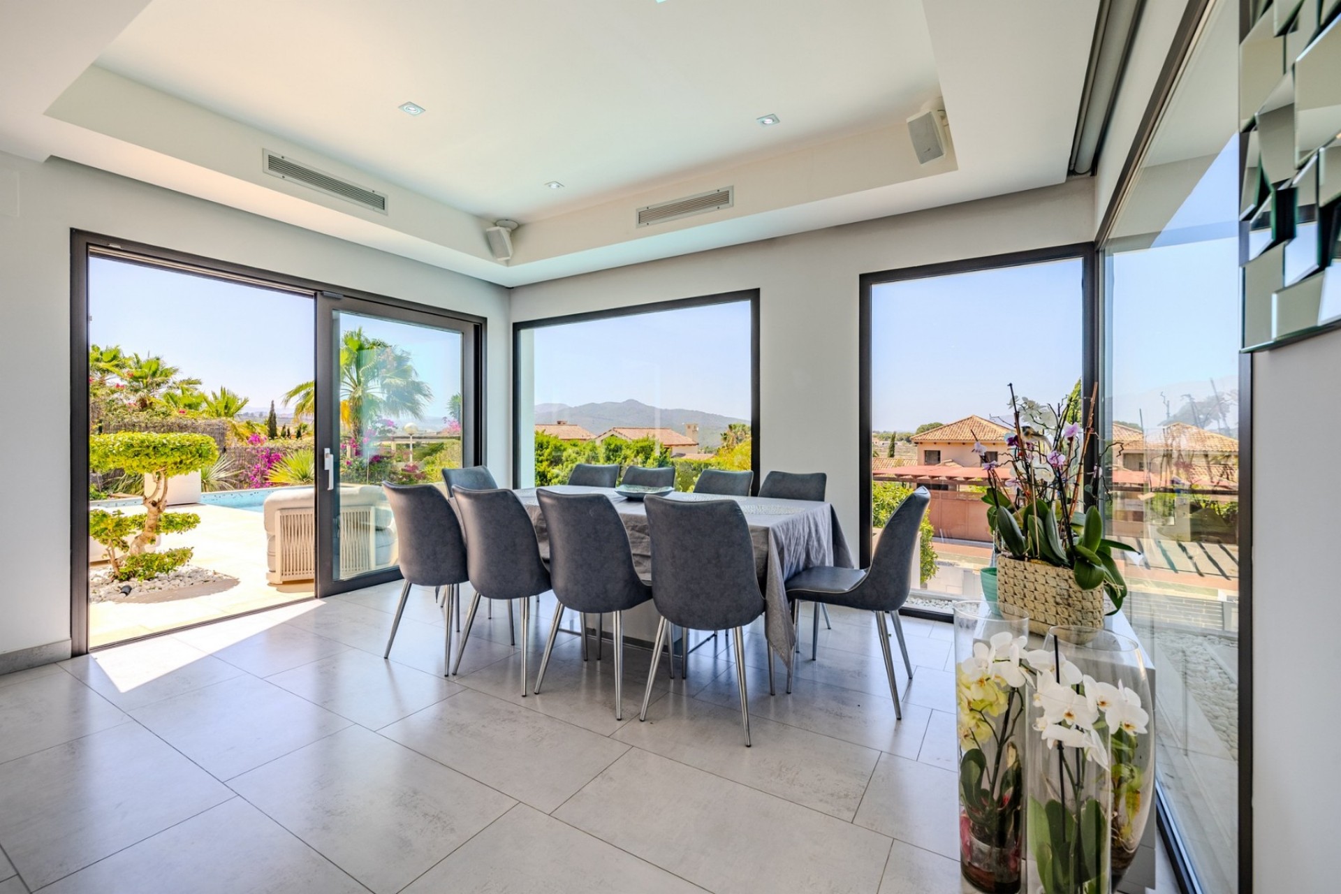 Sale - Villa -
Javea