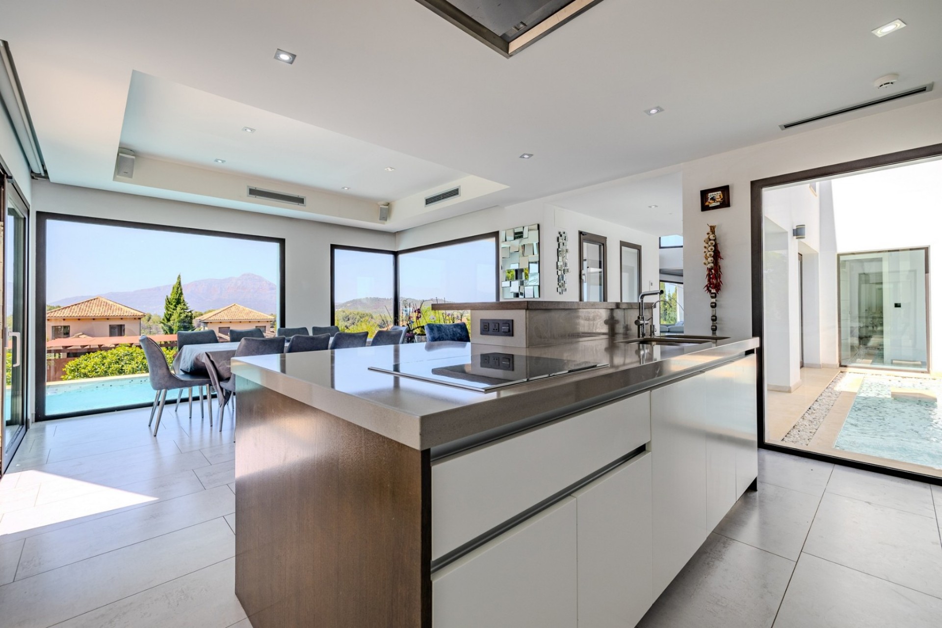 Sale - Villa -
Javea