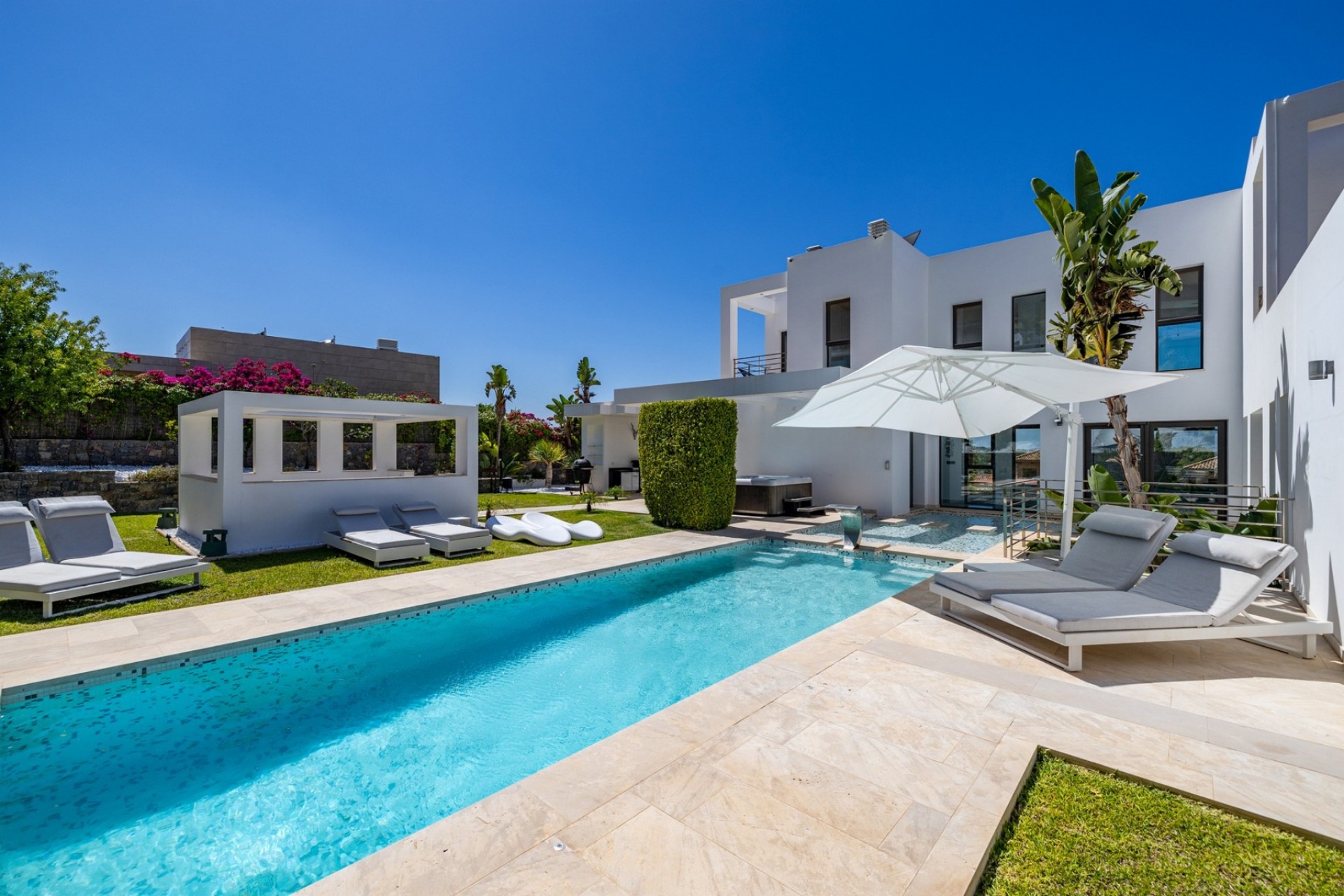 Sale - Villa -
Javea