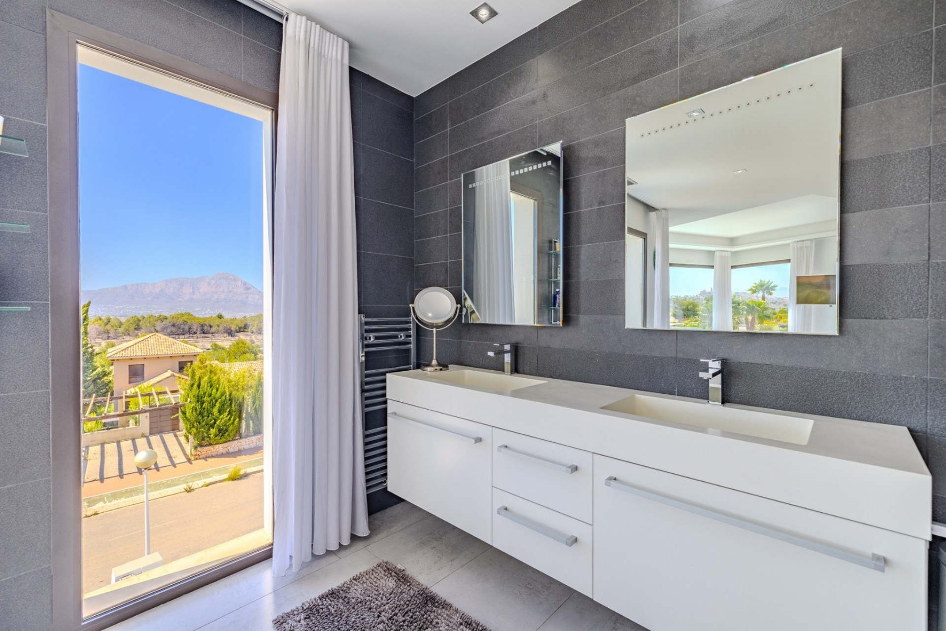 Sale - Villa -
Javea