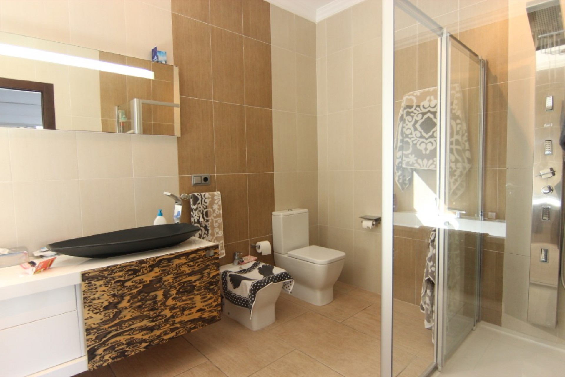 Sale - Villa -
Javea