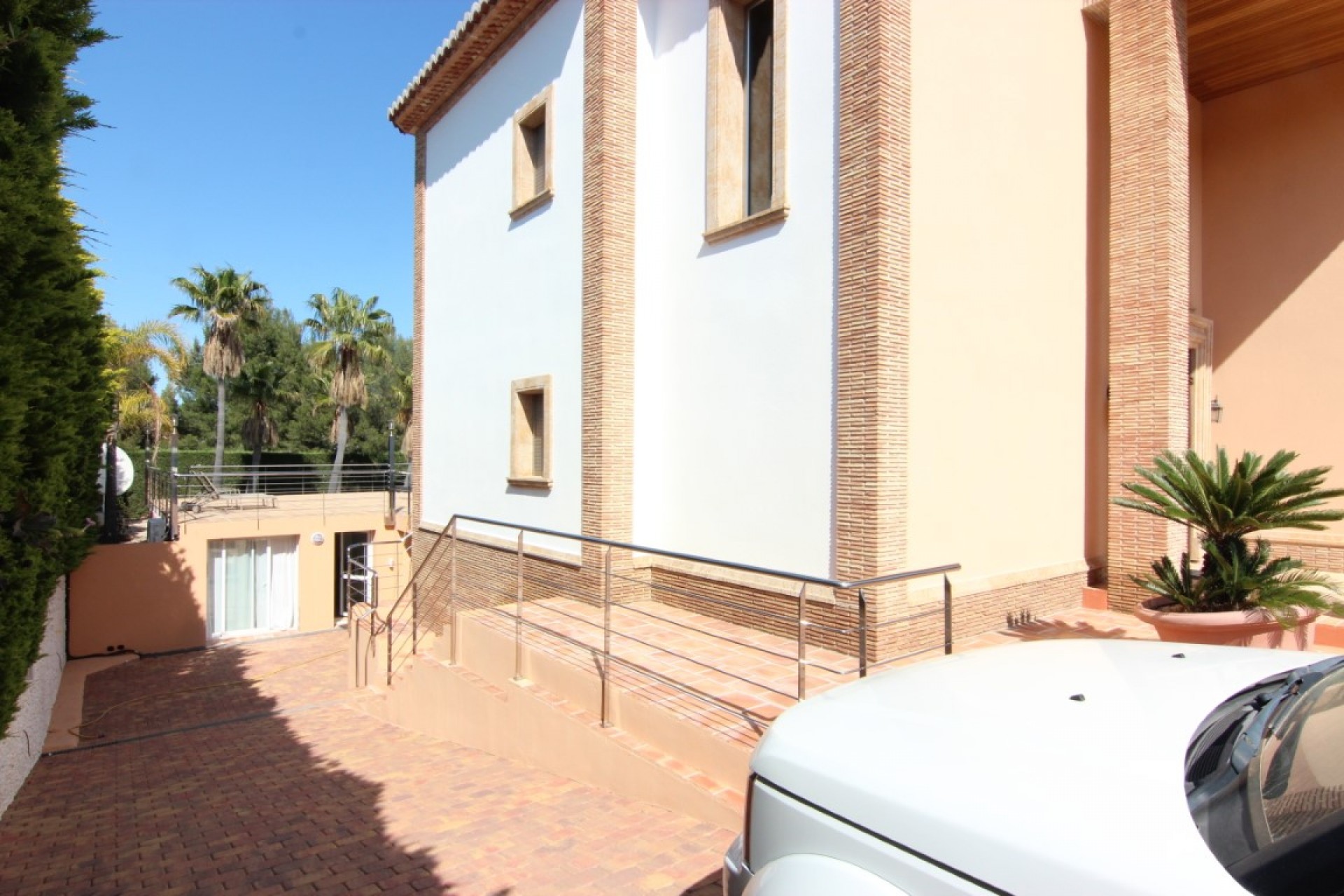 Sale - Villa -
Javea