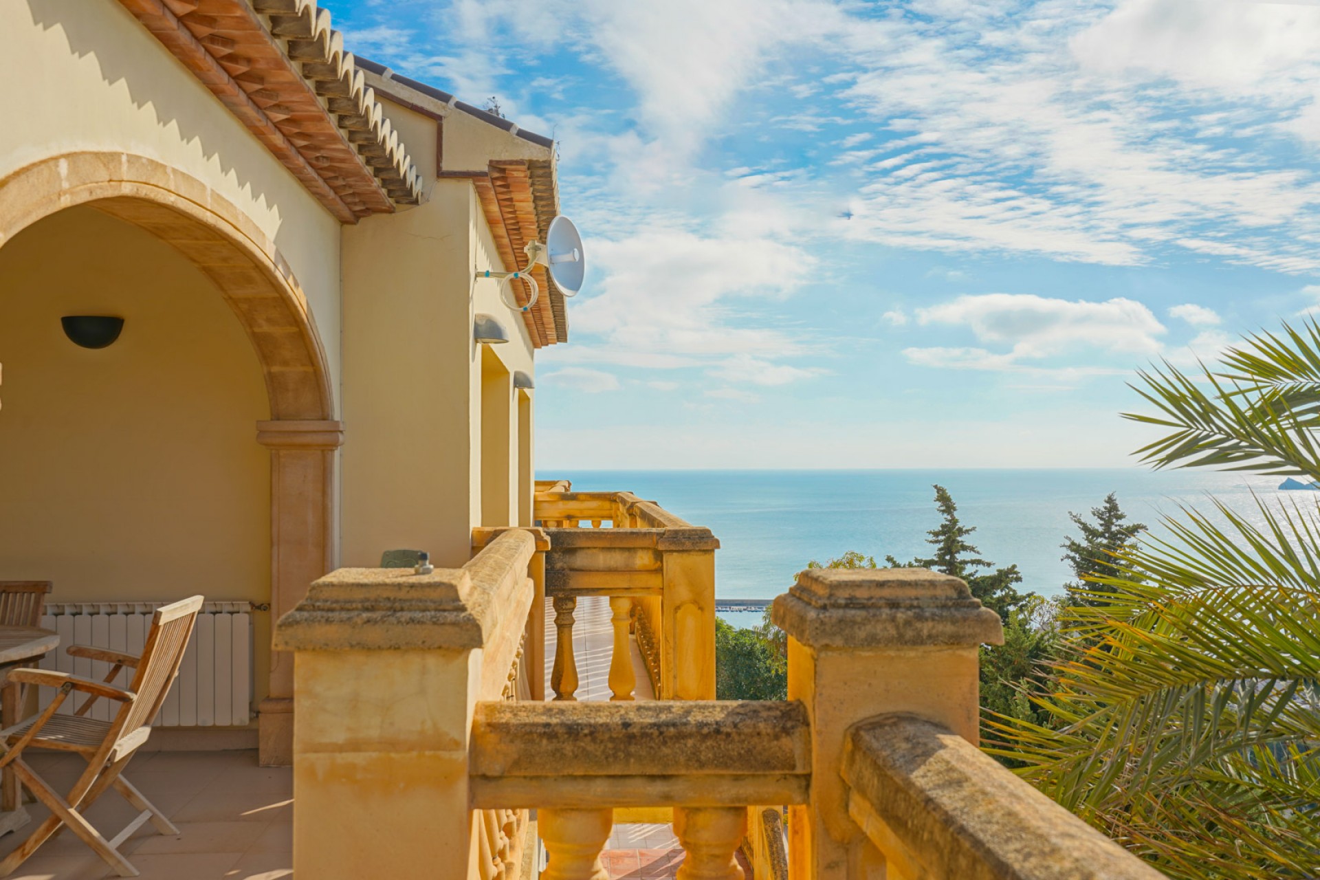 Sale - Villa -
Javea