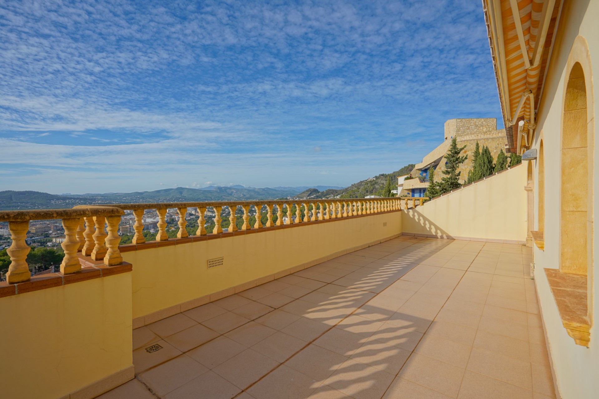 Sale - Villa -
Javea
