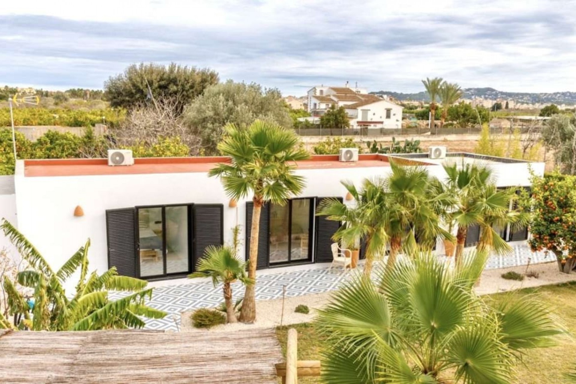 Sale - Villa -
Javea