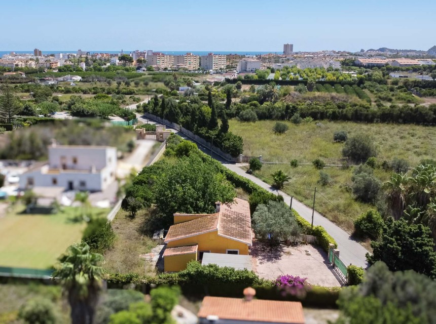 Sale - Villa -
Javea