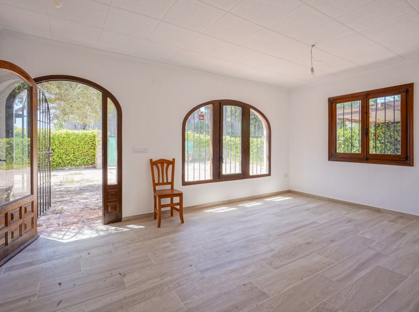 Sale - Villa -
Javea